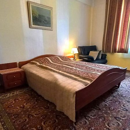 Majakovski Guesthouse Sillamäe Eksteriør billede